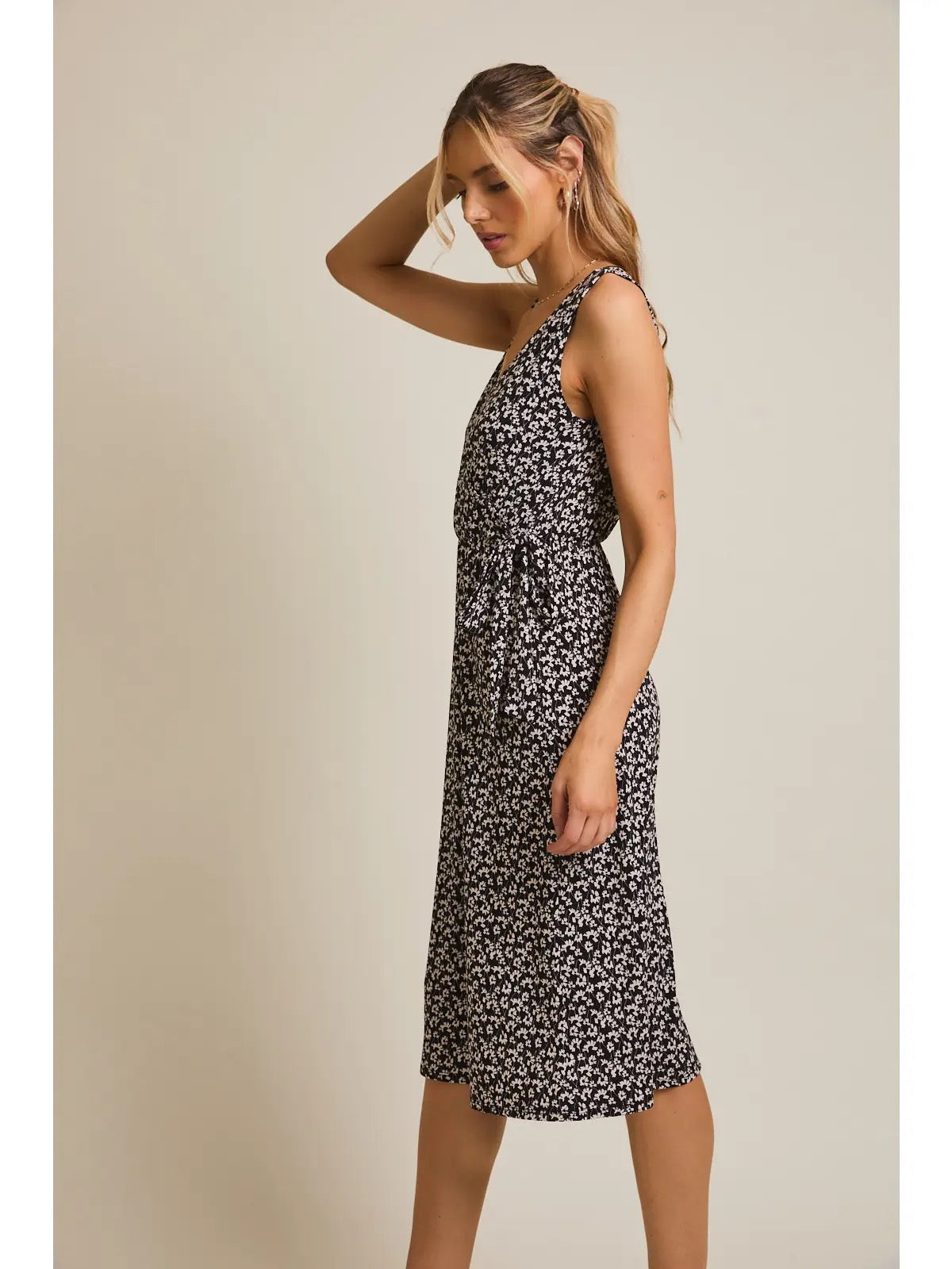FAUX WRAP SIDE TIE MIDI DRESS