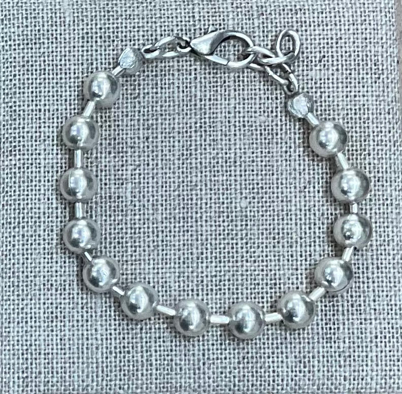 SILVER PEARLS BRACELET