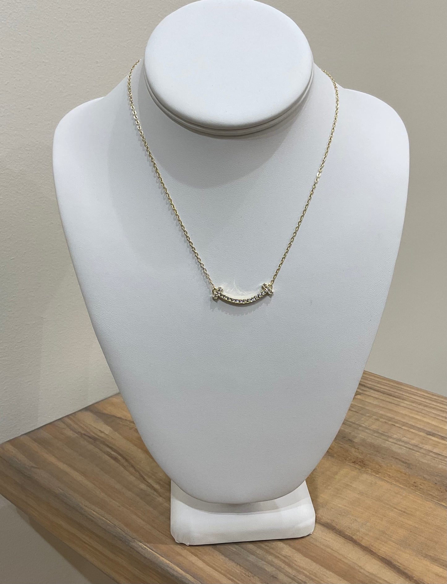 SMILE BAR NECKLACE