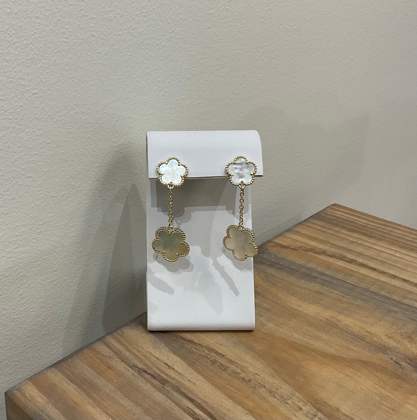 MOP 2FLOWER DANGLE EARRING