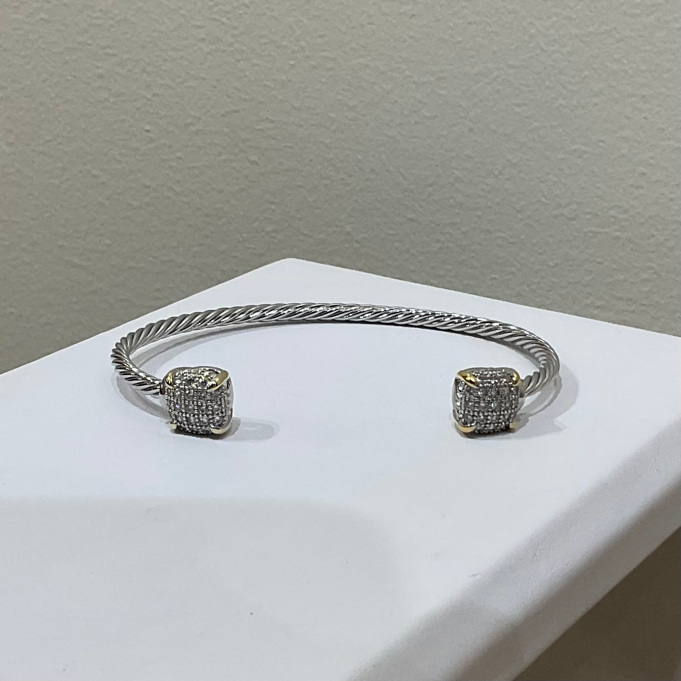 PAVE CUSHION CUFF