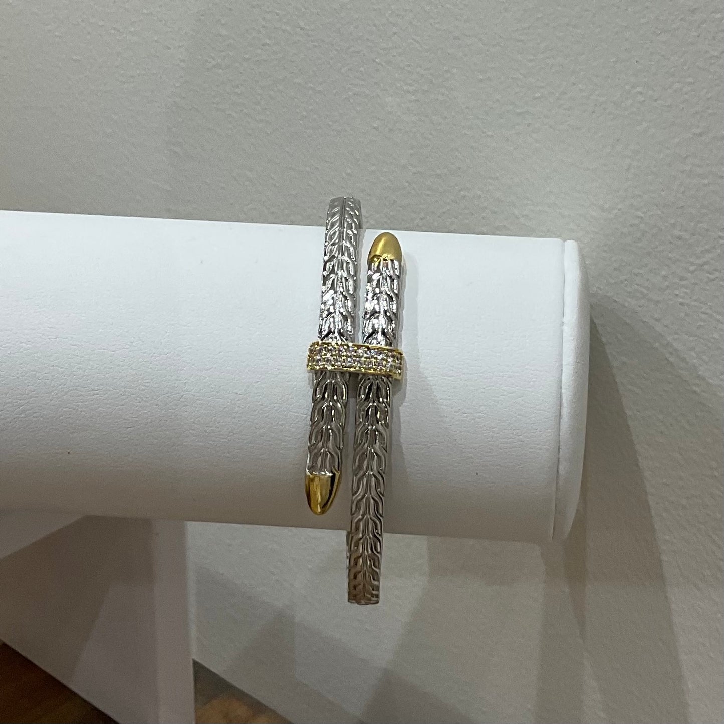 SNAKE BELT BANGLE