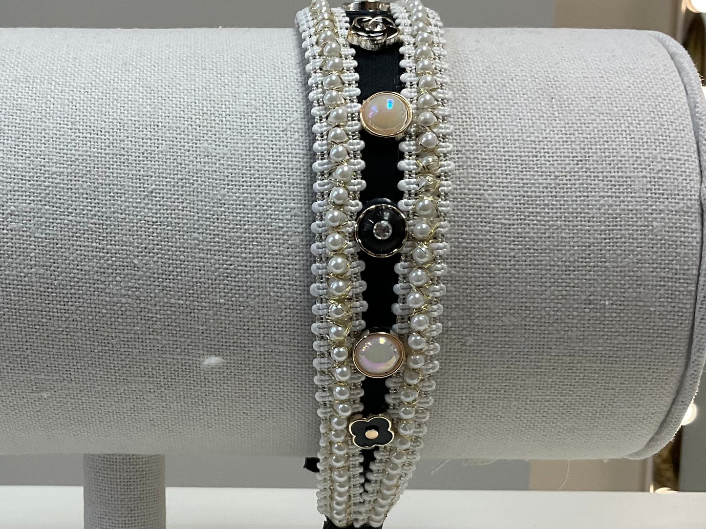 CHANEL PEARLS HEADBAND