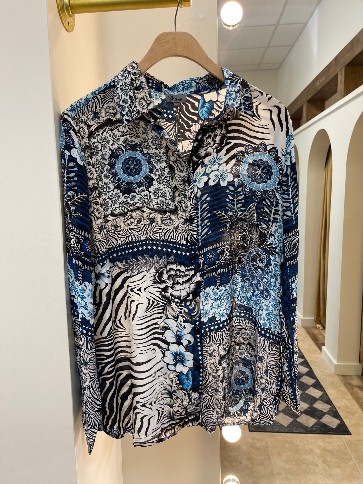 SILK BUTTON DOWN TOP