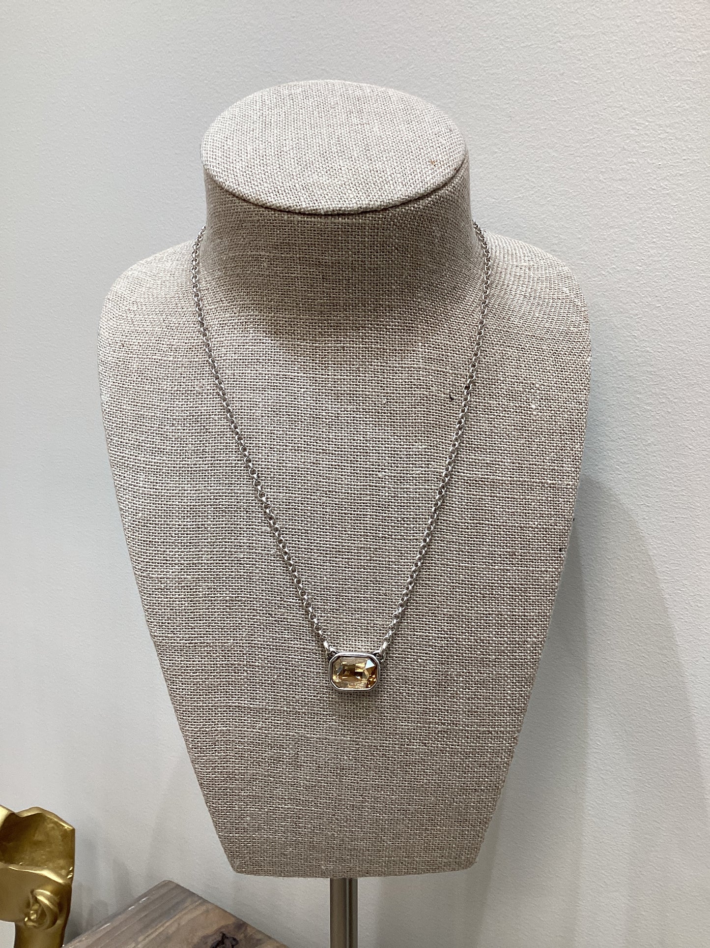 BELLA NECKLACE