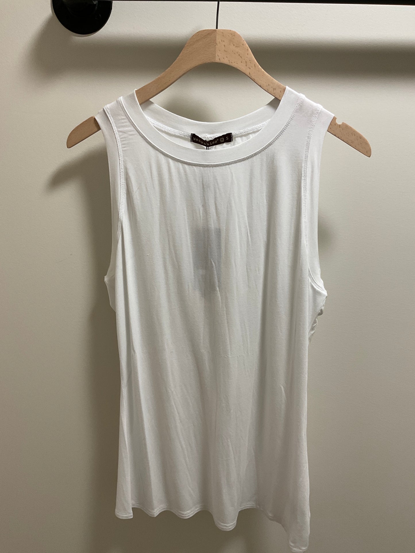 ESSENCE TANK TOP