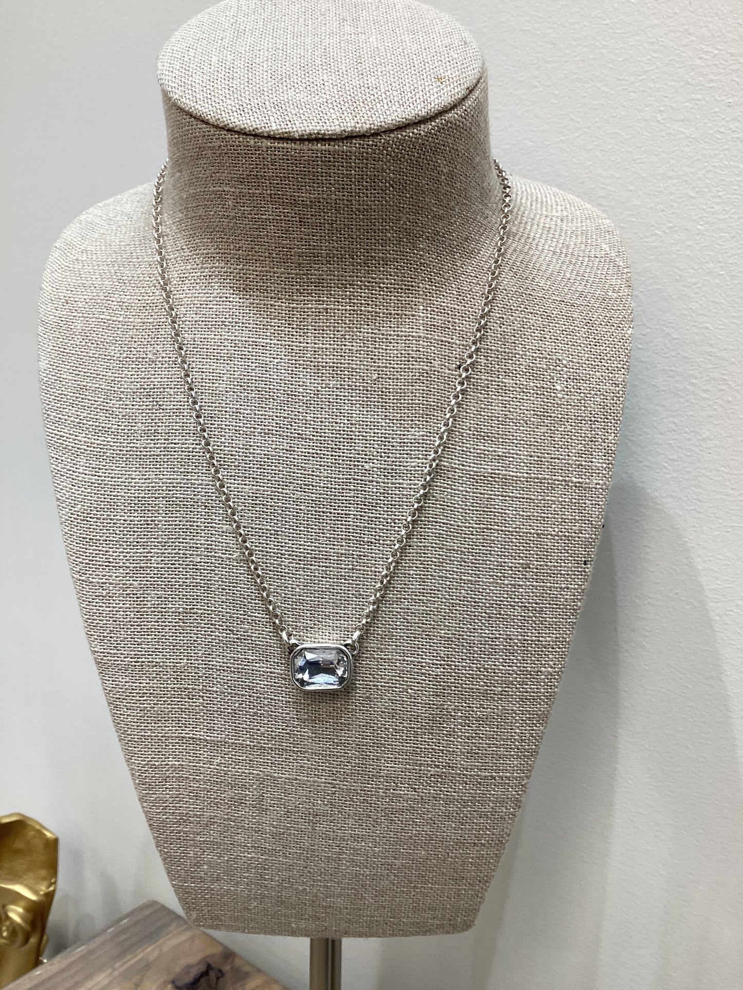 BELLA NECKLACE