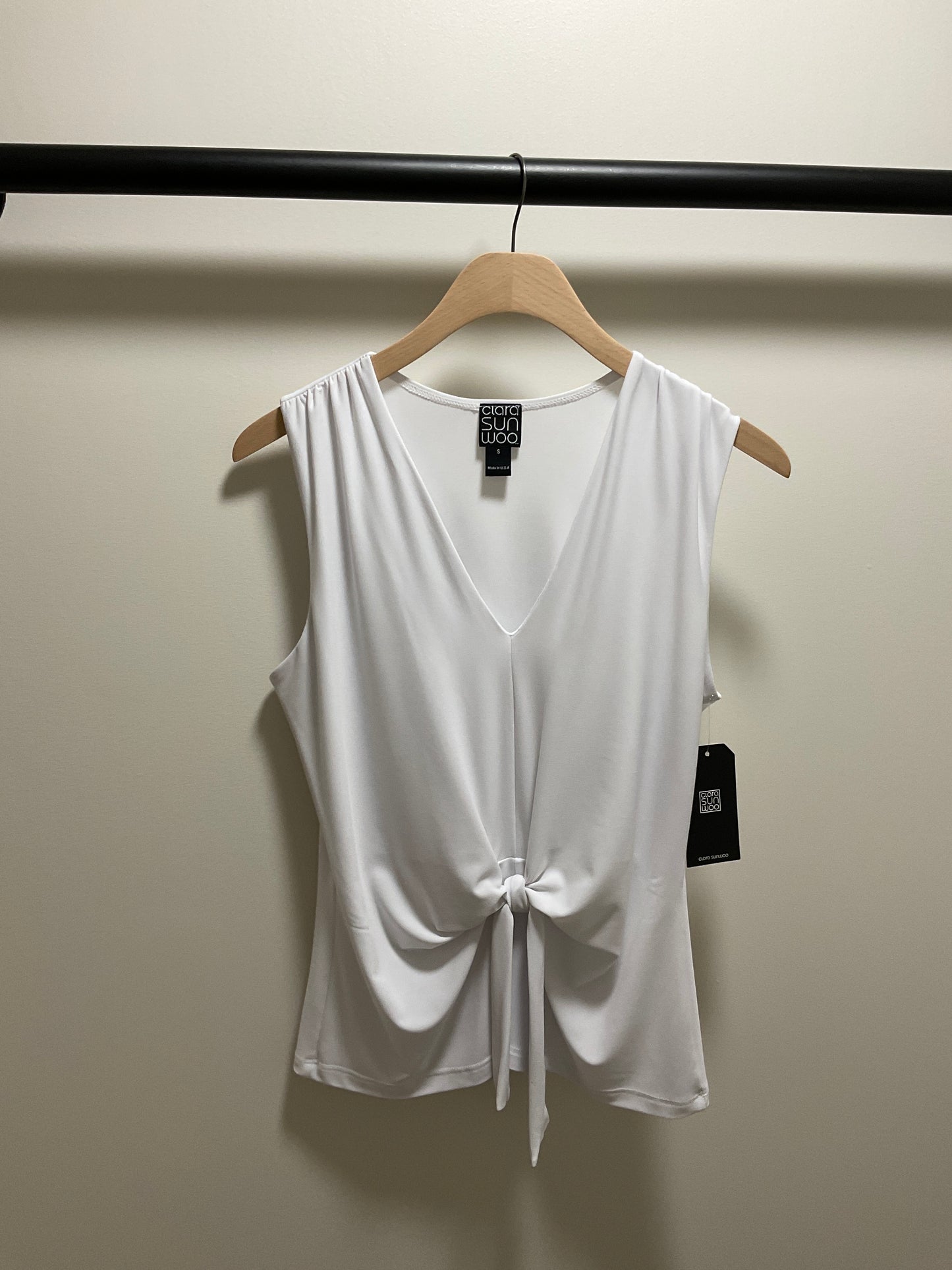 FRONT TIE SLEEVELESS TOP