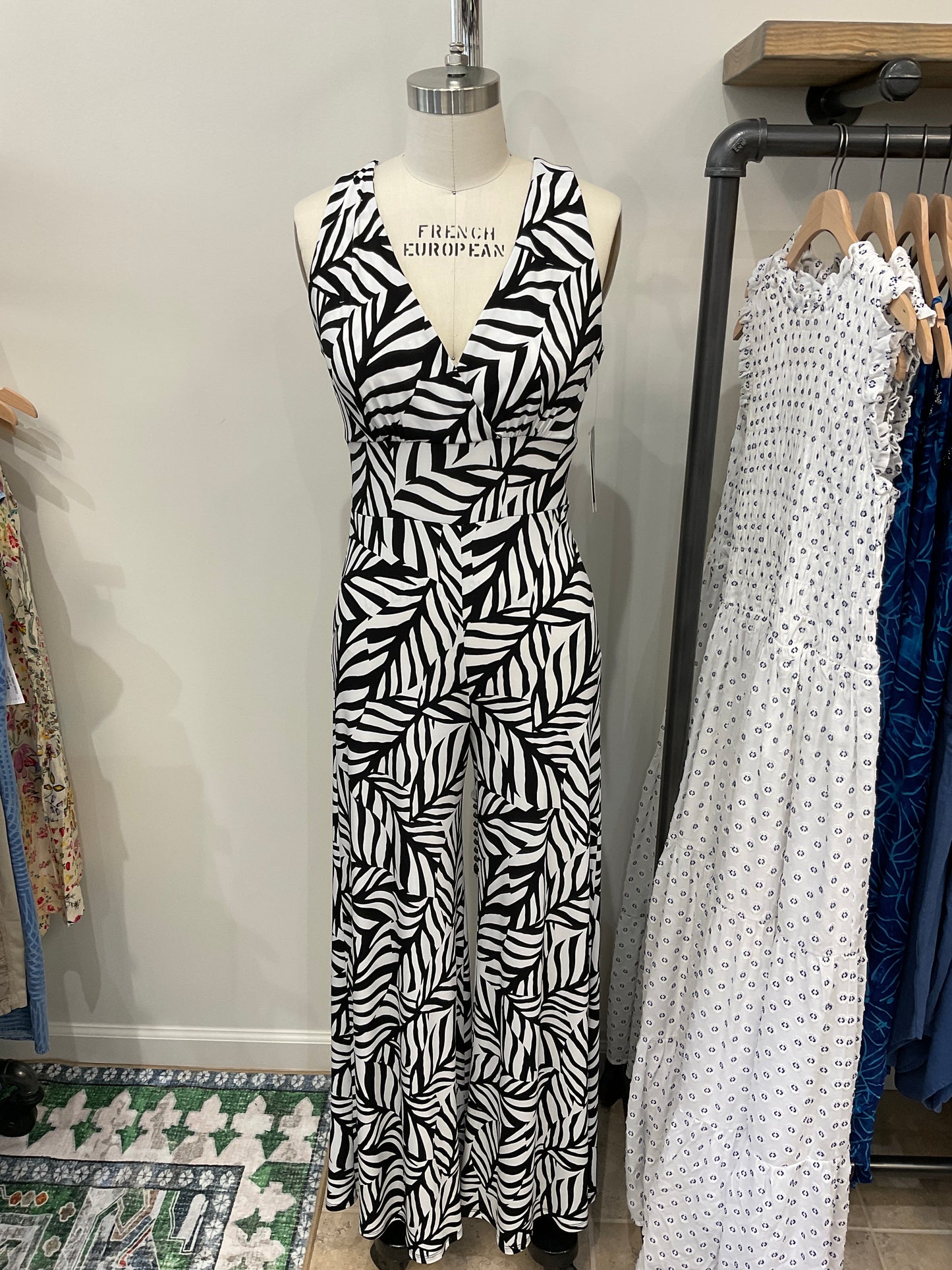 VNECK JUMPER PRINTS