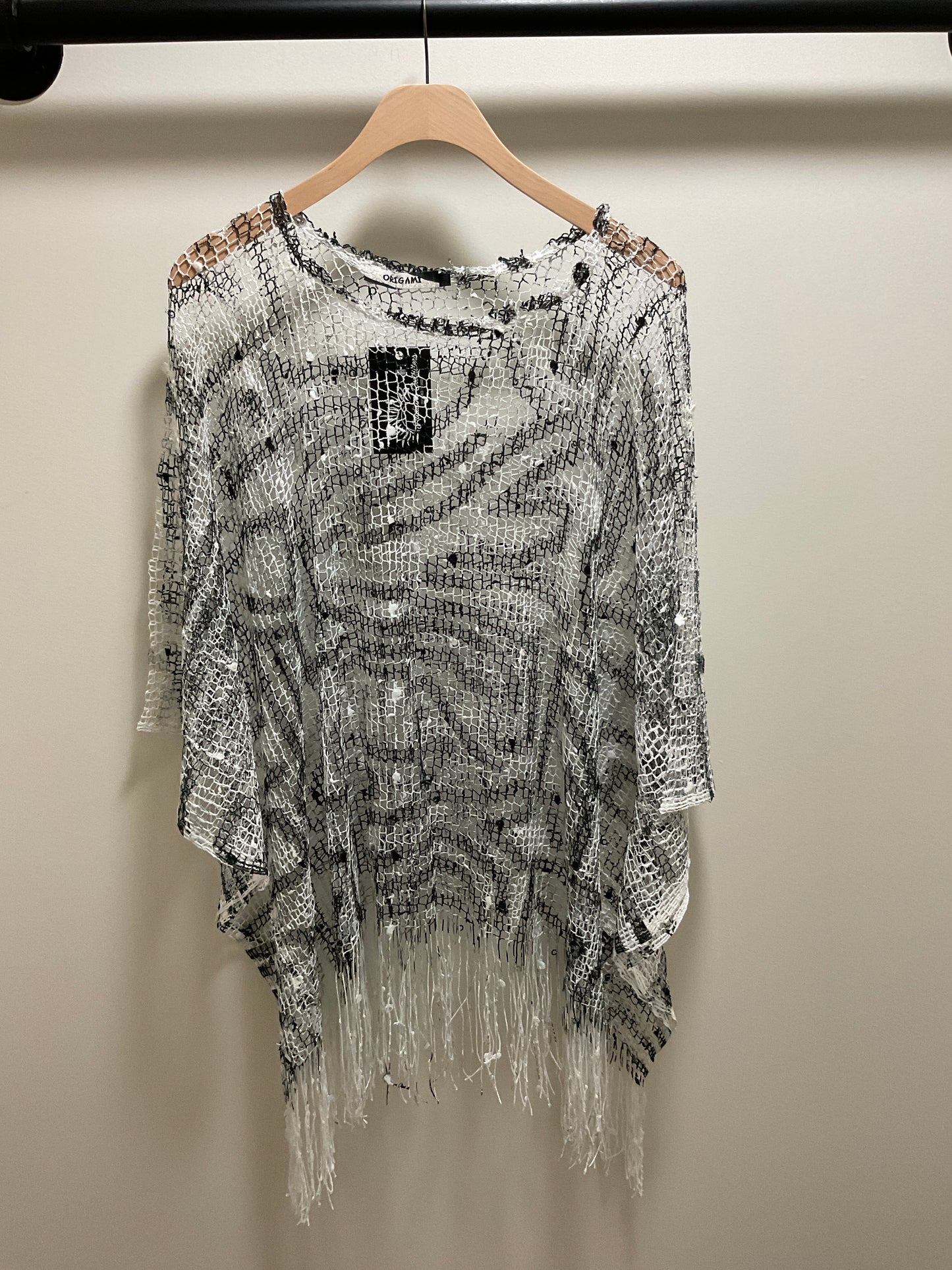 MESH PONCHO