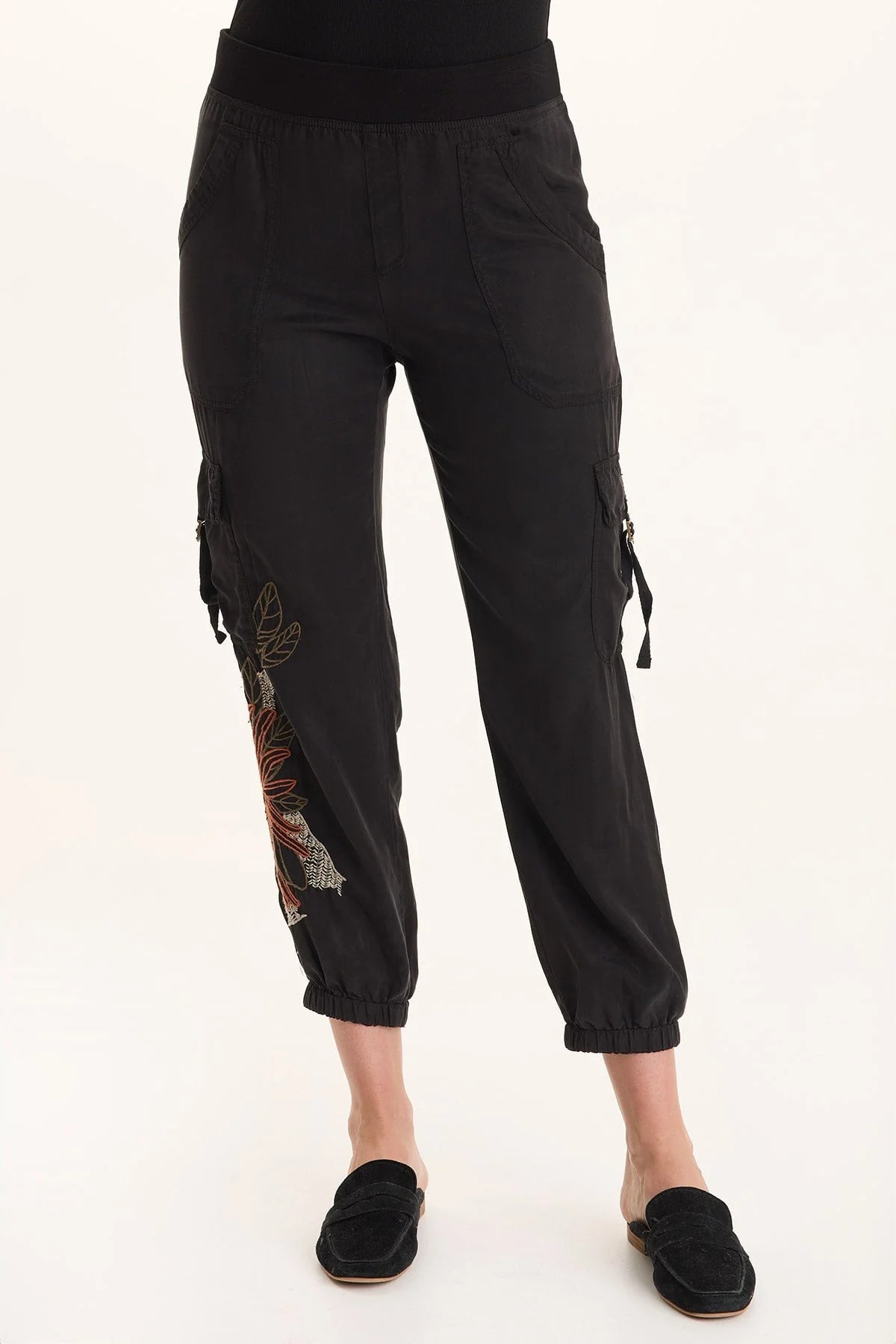DARRI EMBROIDERED JOGGER
