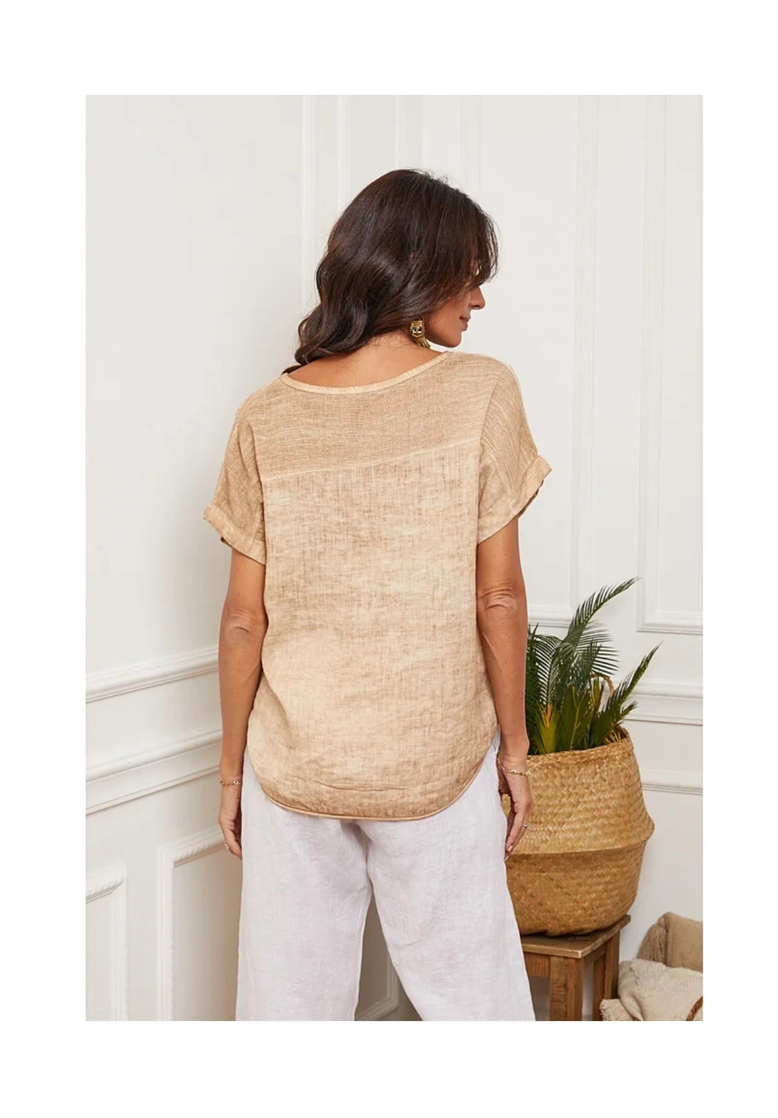 RELAXED VNECK LINEN TOP