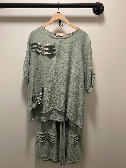 ALL THE PLEATS SET