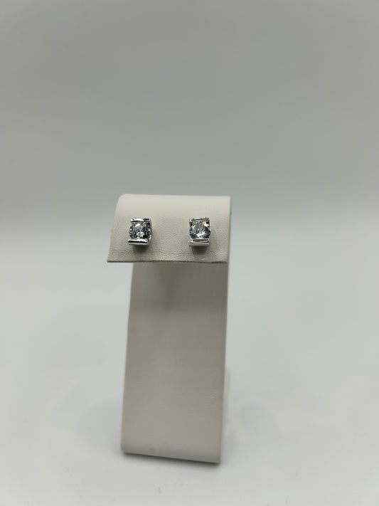 SOLITAIRE STUD EARRINGS