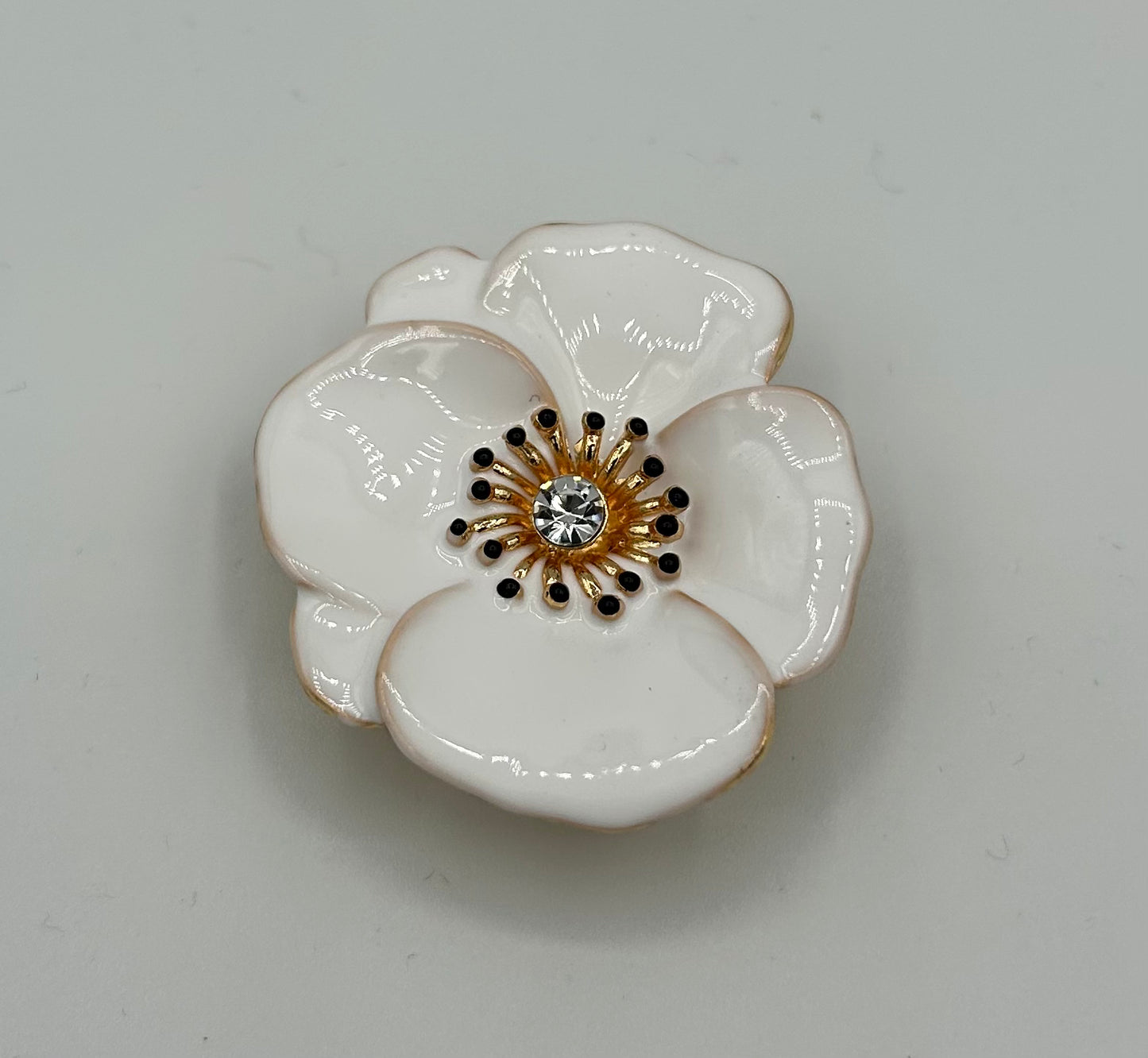 MAGNETIC BROOCH