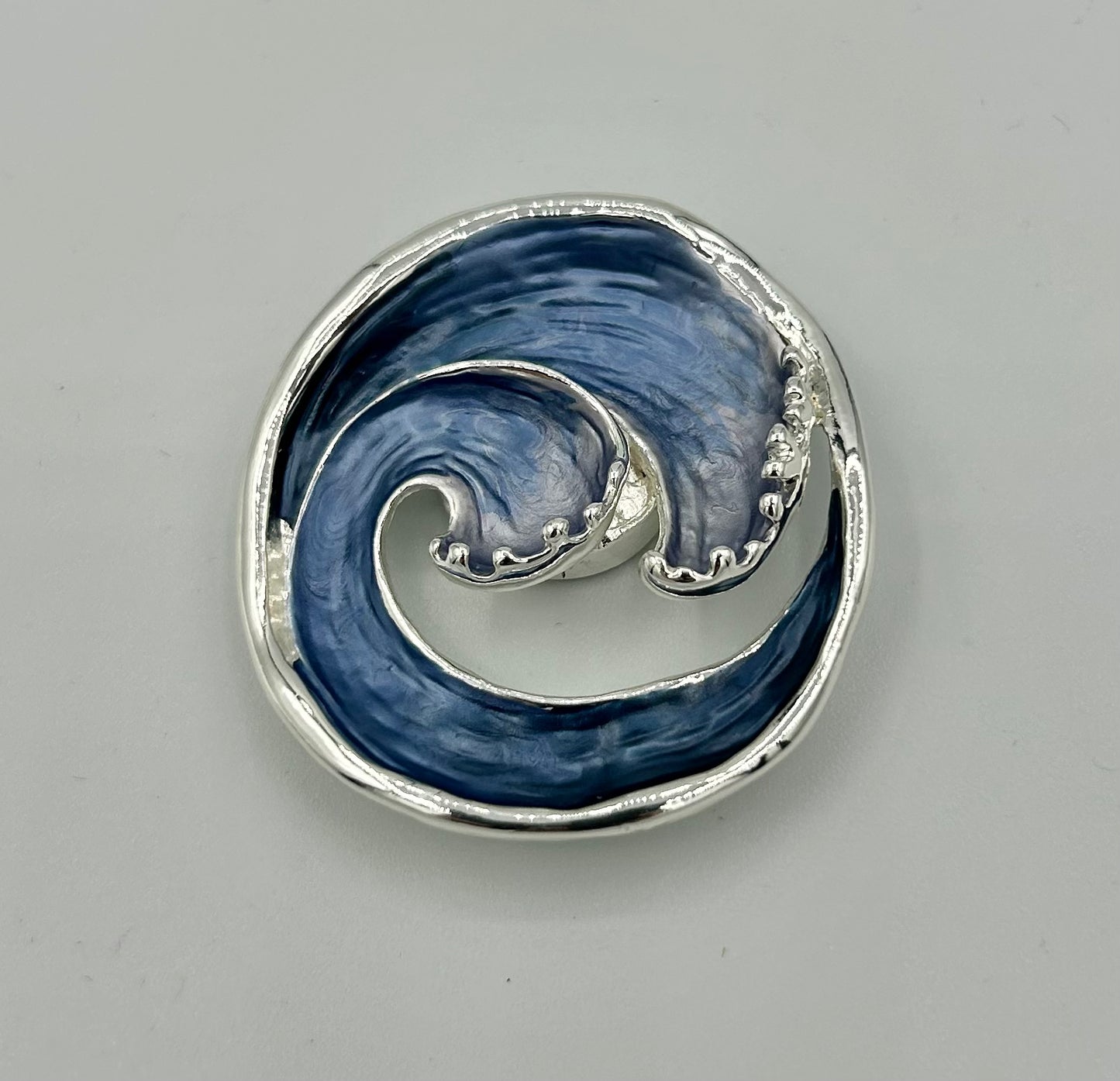 MAGNETIC BROOCH