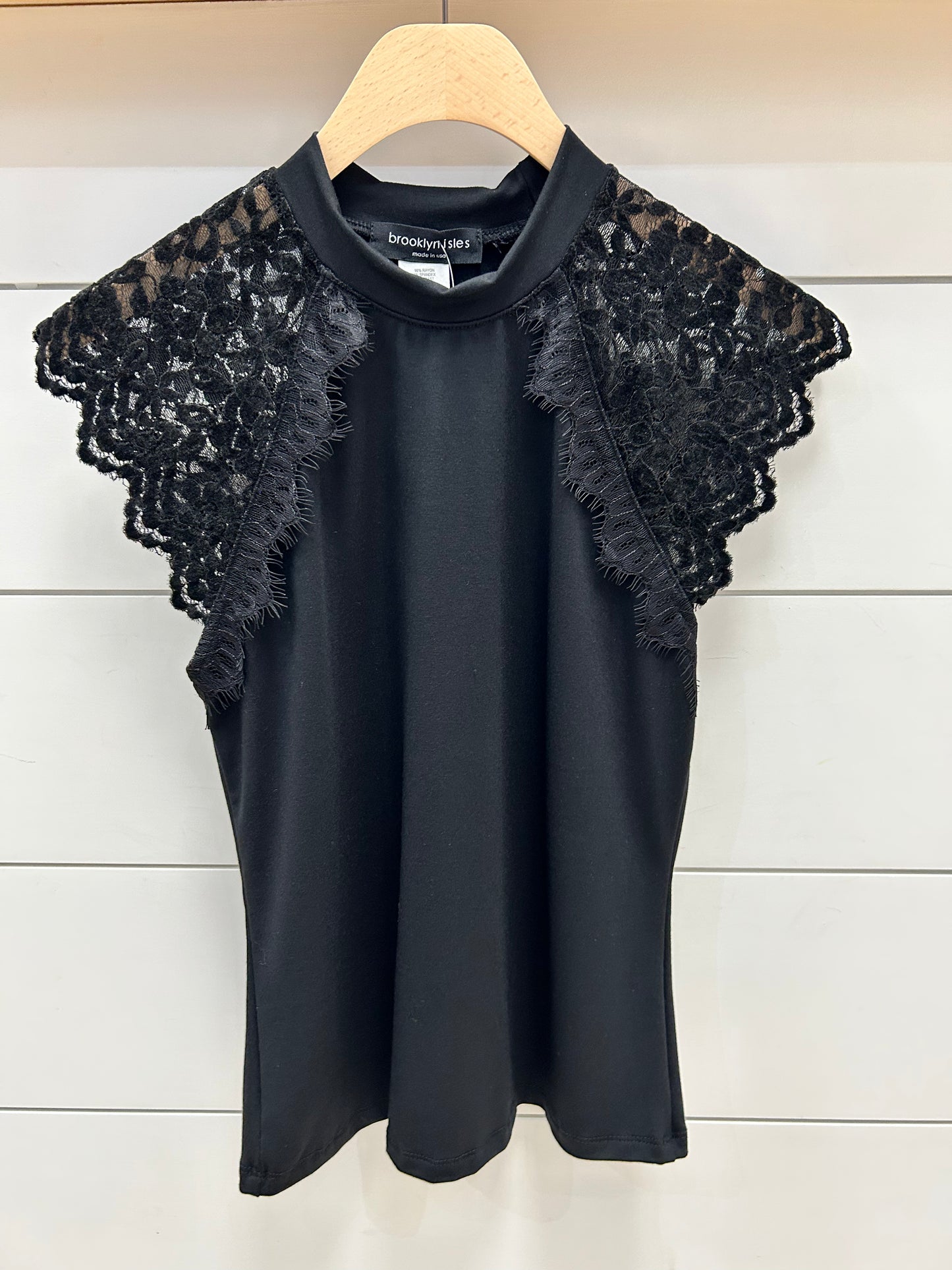 LACE CAP SLEEVE TOP
