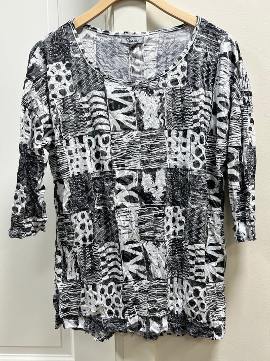 CRINKLE BUTTON BACK TOP