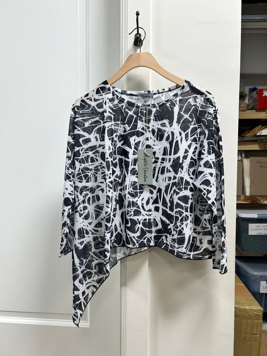 ASYMETRICAL MESH TOP