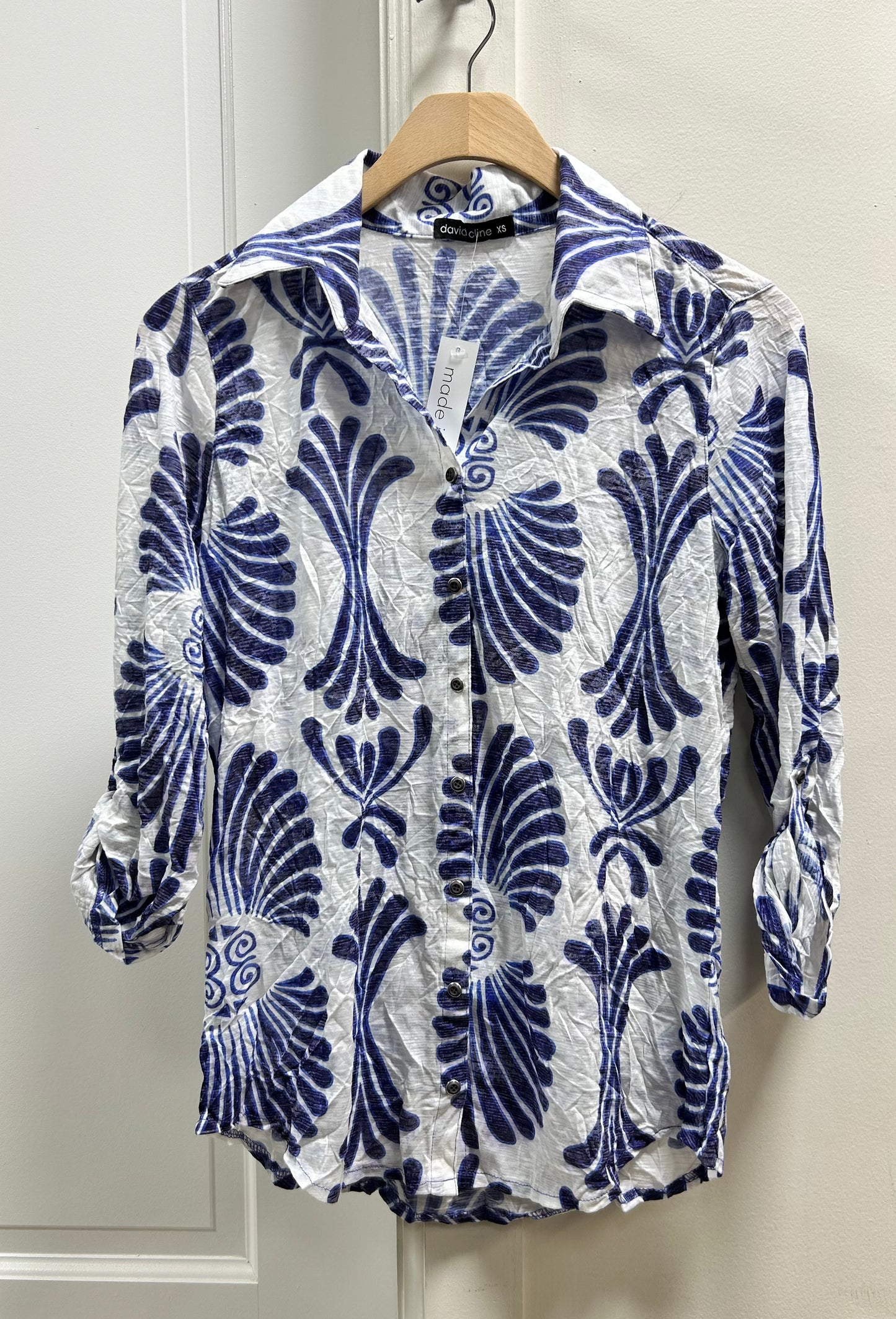 ROLL UP SLEEVE TOP