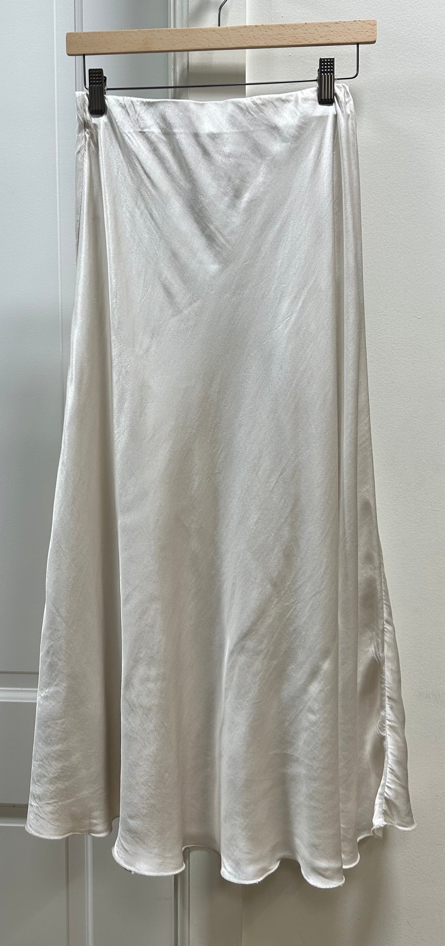 SATIN SKIRT
