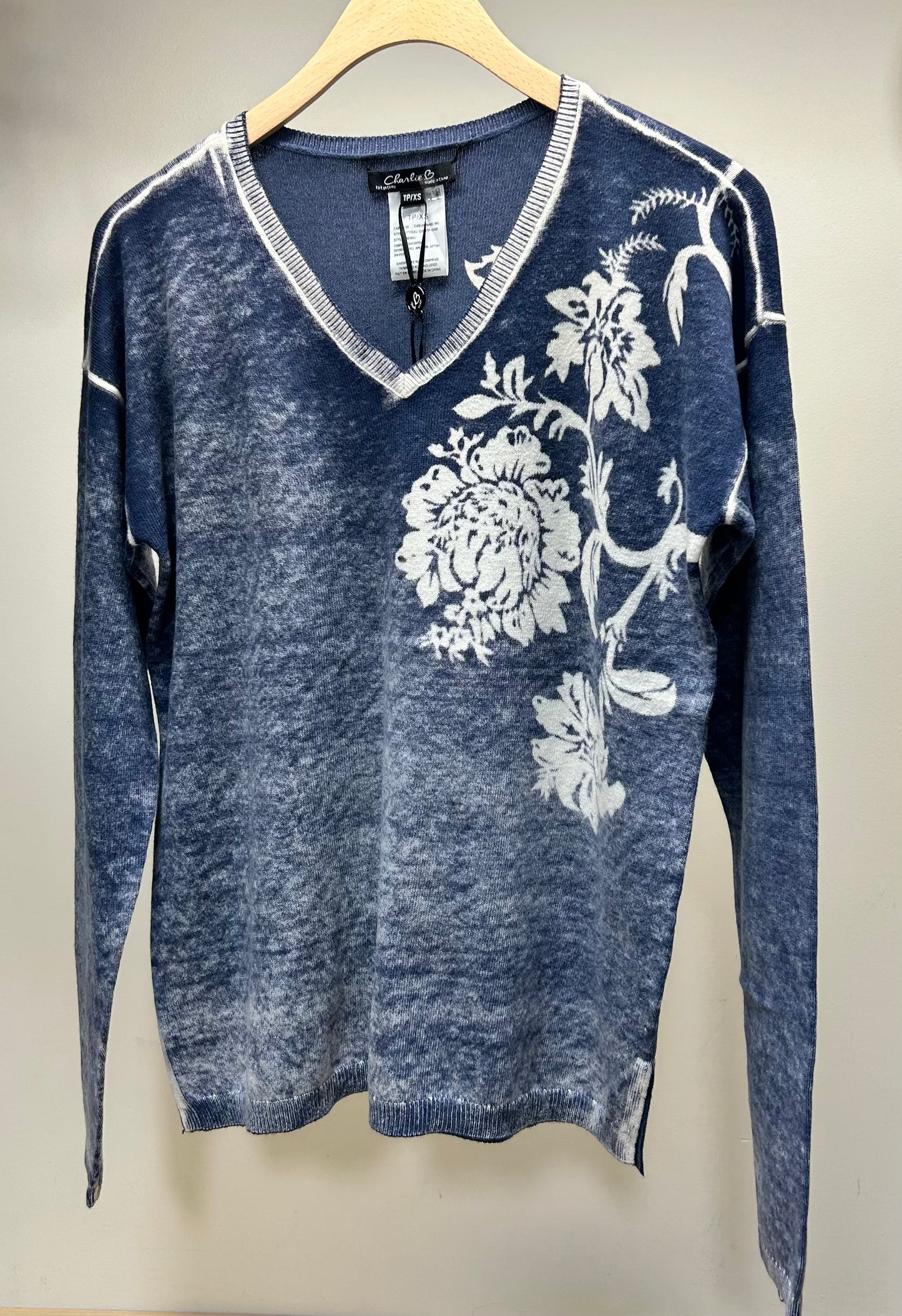 REVERSIBLE PRINTED VNECK SWEATER