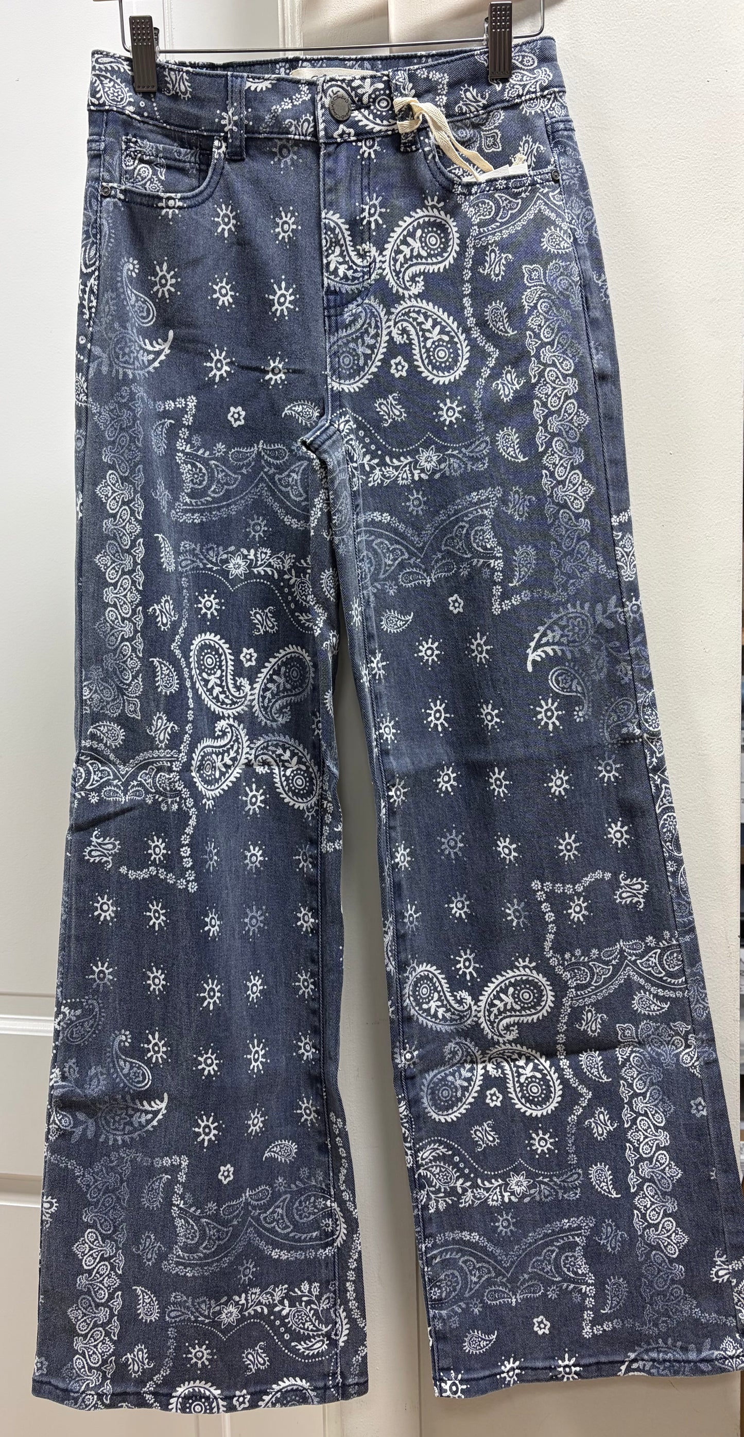 WIDE LEG BANDANA JEANS