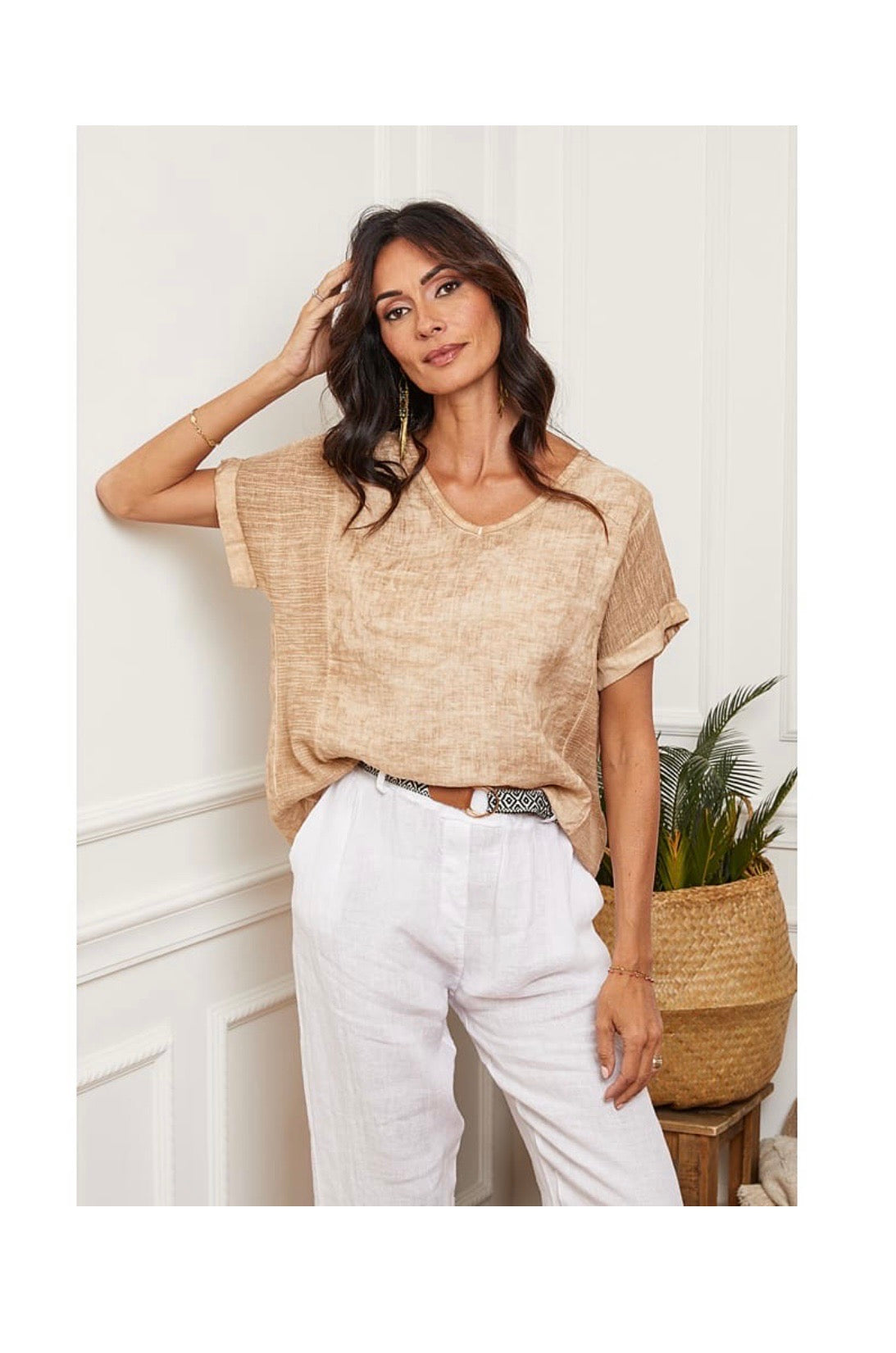 RELAXED VNECK LINEN TOP