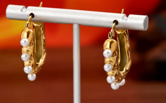 IRREGULAR PEARL HOOP EARRINGS