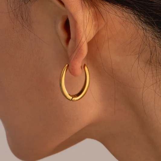 SIMPLE HUGGIE EARRINGS