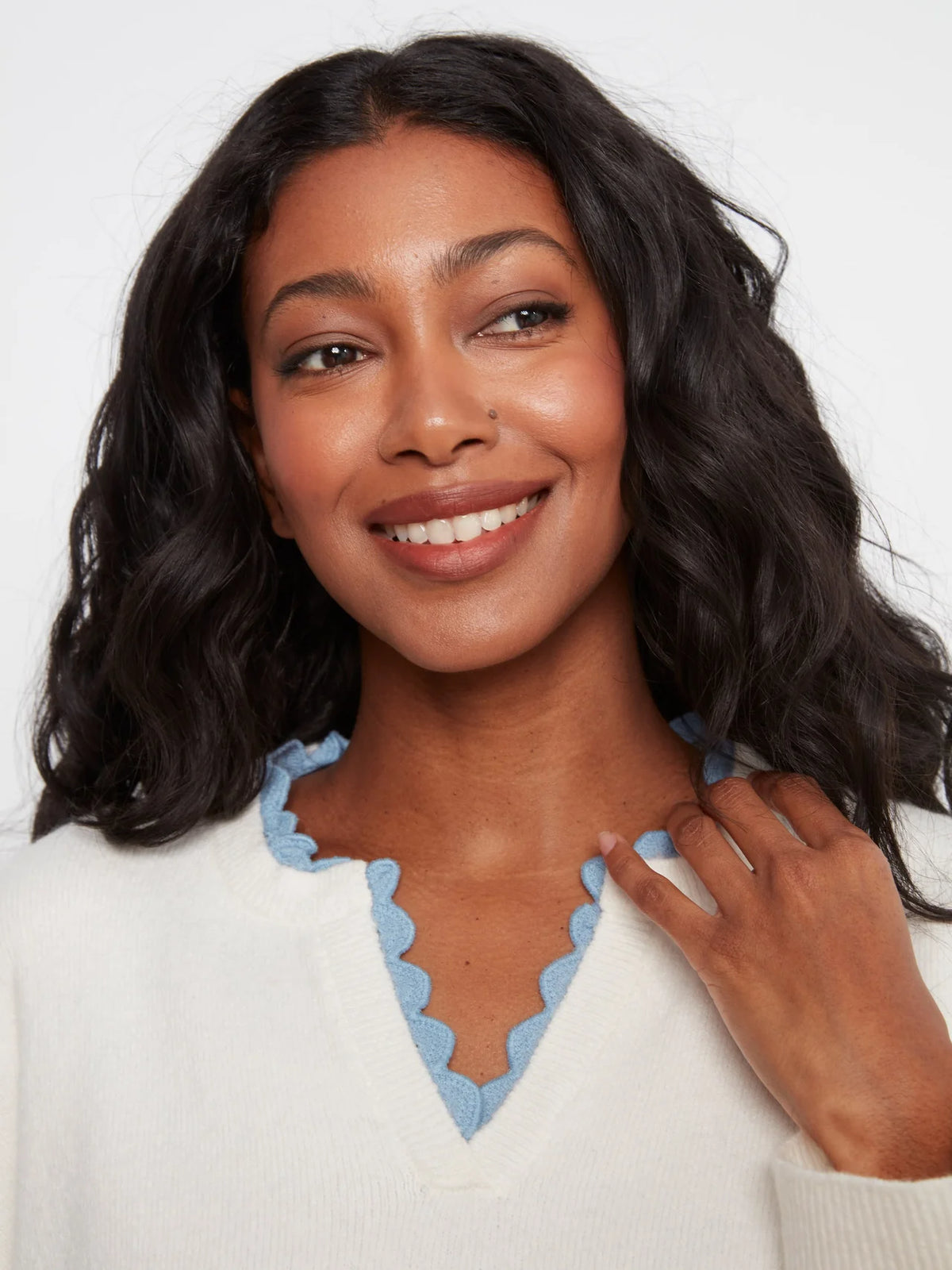 WOVEN TRIM VNECK SWEATER
