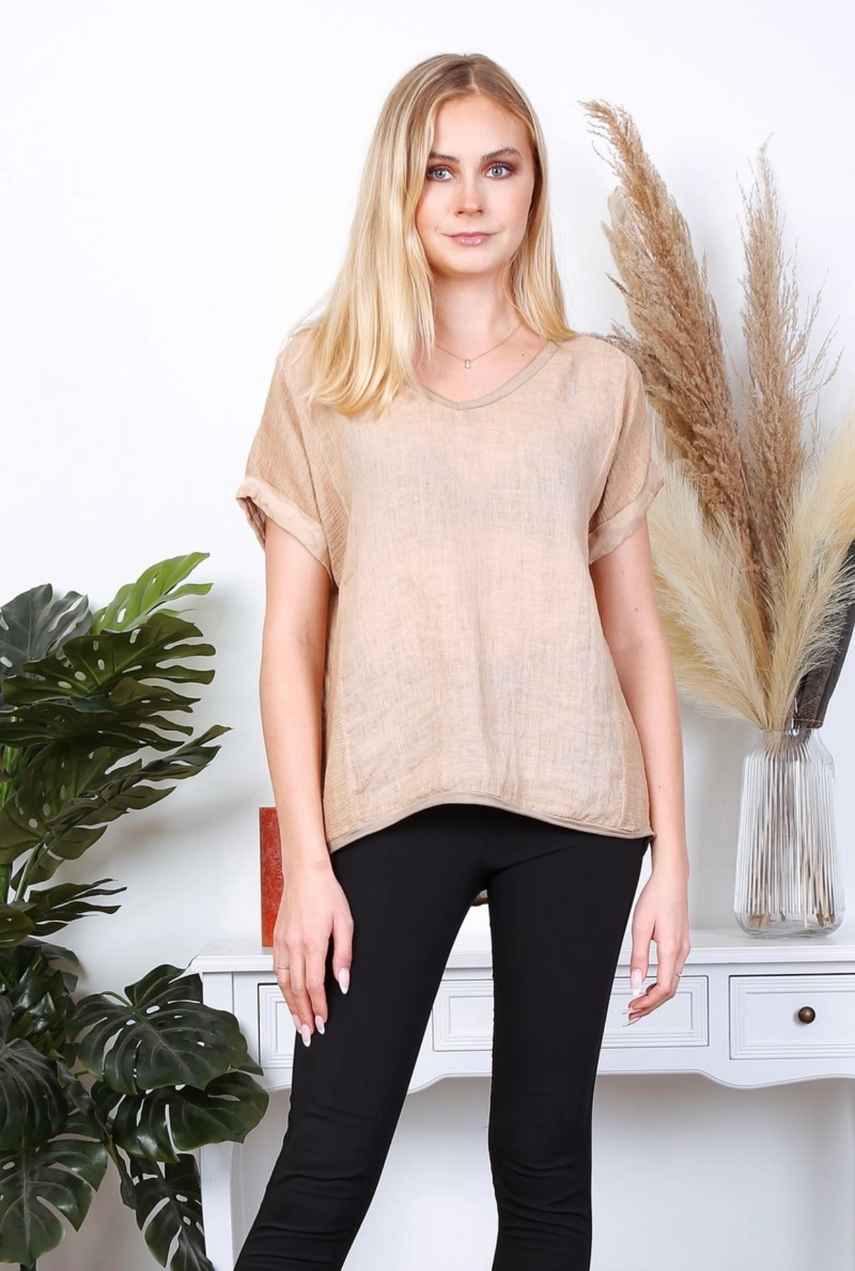 RELAXED VNECK LINEN TOP