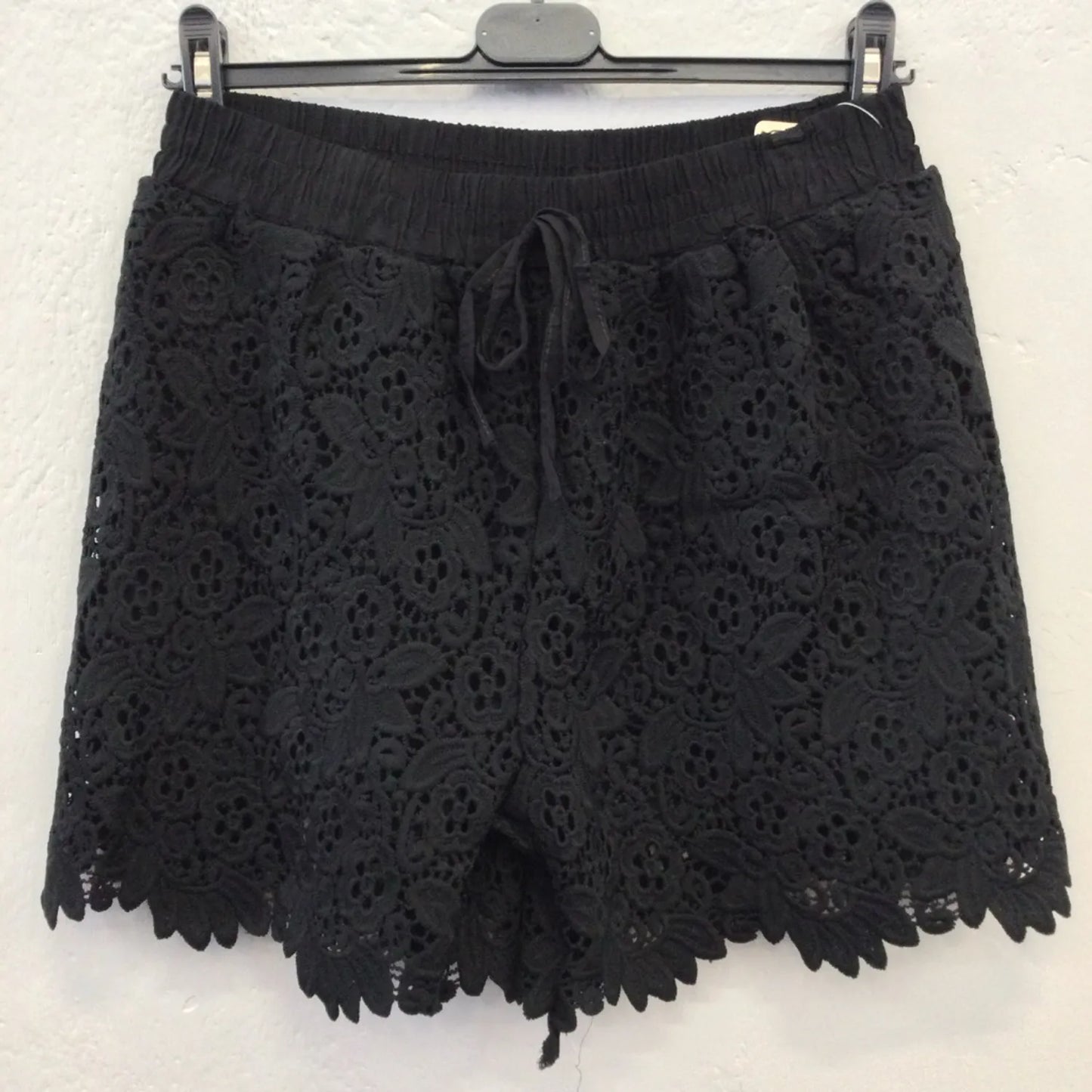 LACE SHORTS