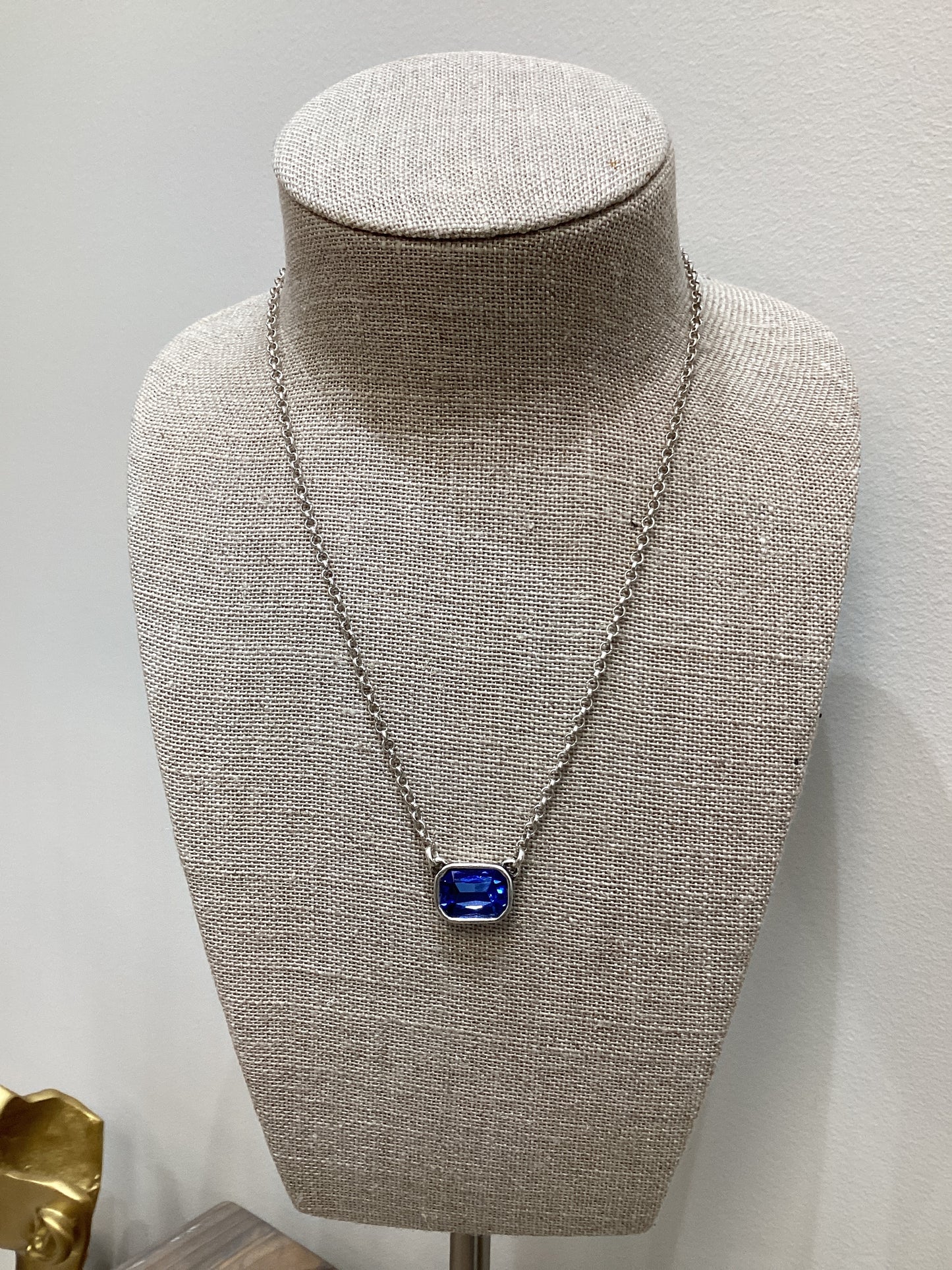 BELLA NECKLACE