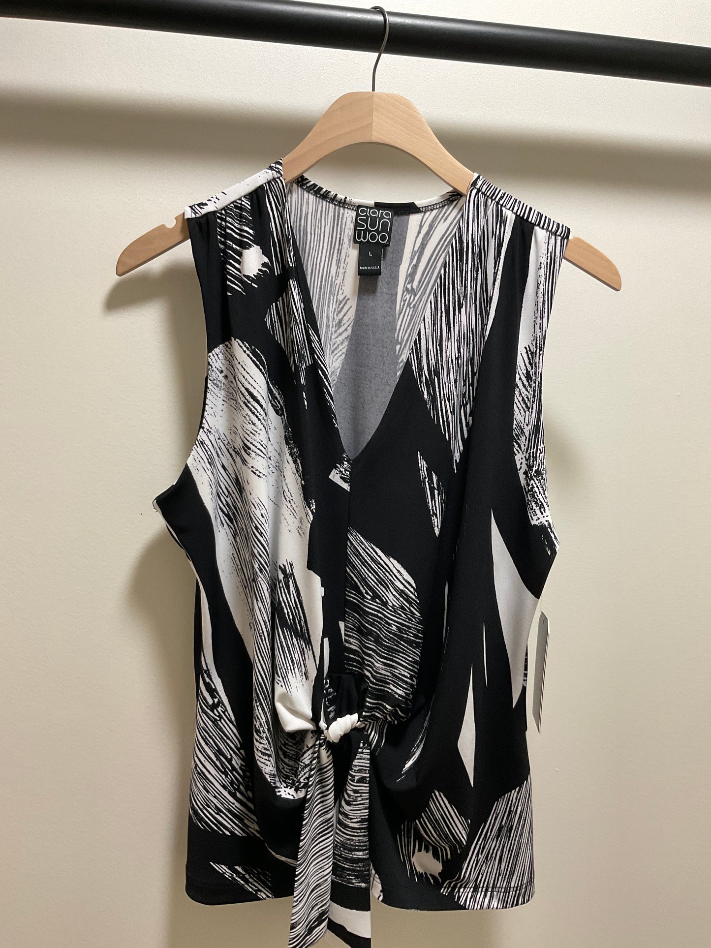 FRONT TIE SLEEVELESS TOP PRINT