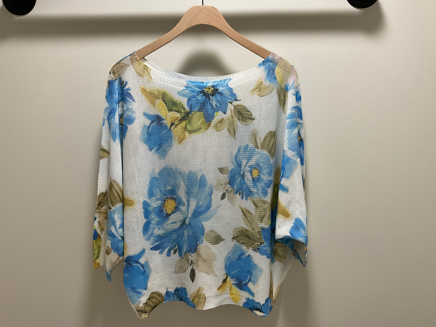 SKY BLUE FLOWER MESH TOP