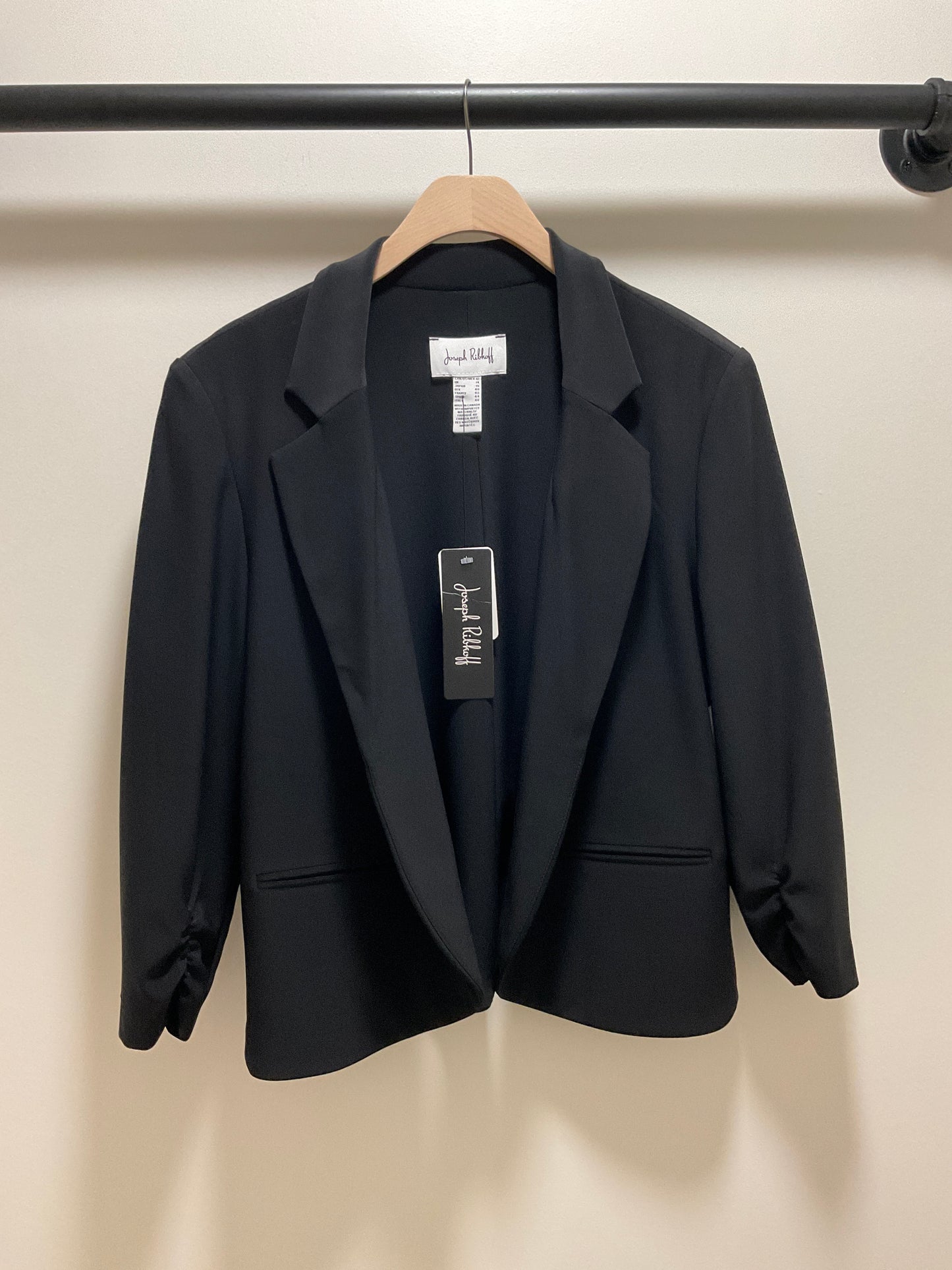 CLASSIC BLAZER
