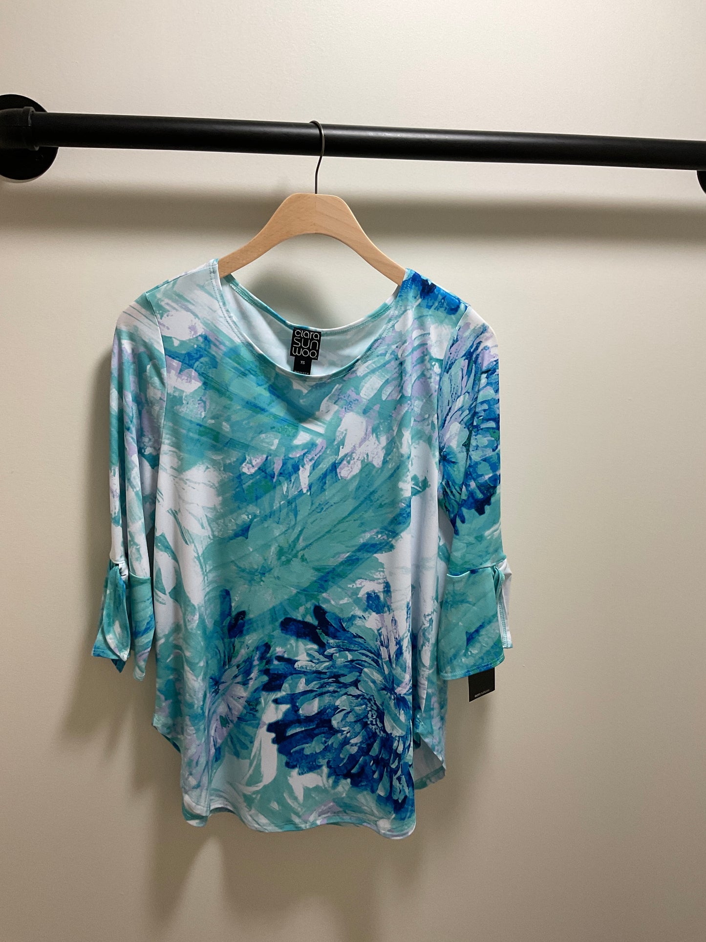 SCOOP W/CUFF TIE TOP PRINTS