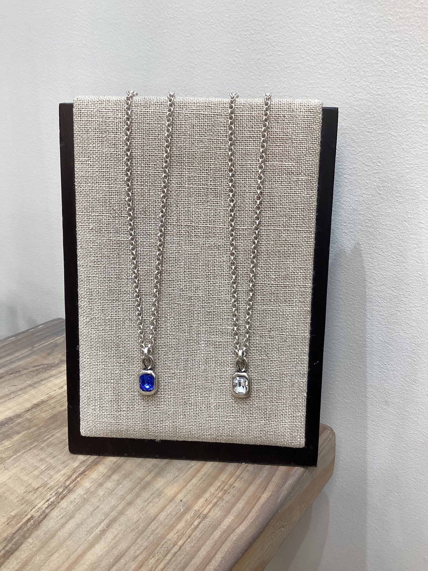 SMALL CRYSTAL PENDANT