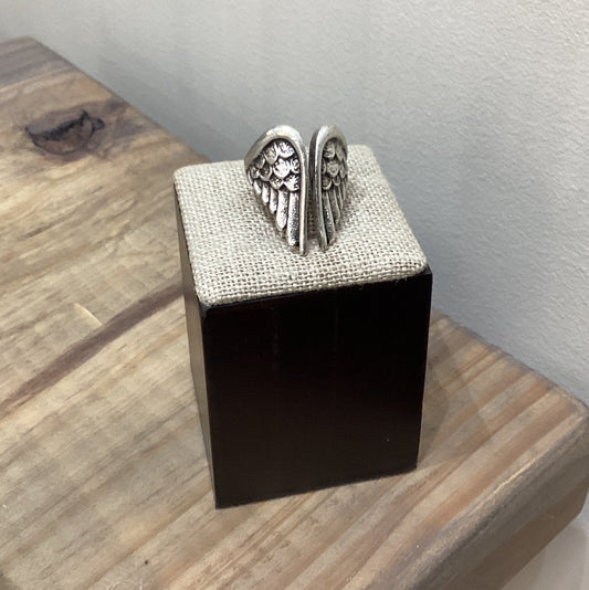 ANGEL WINGS RING